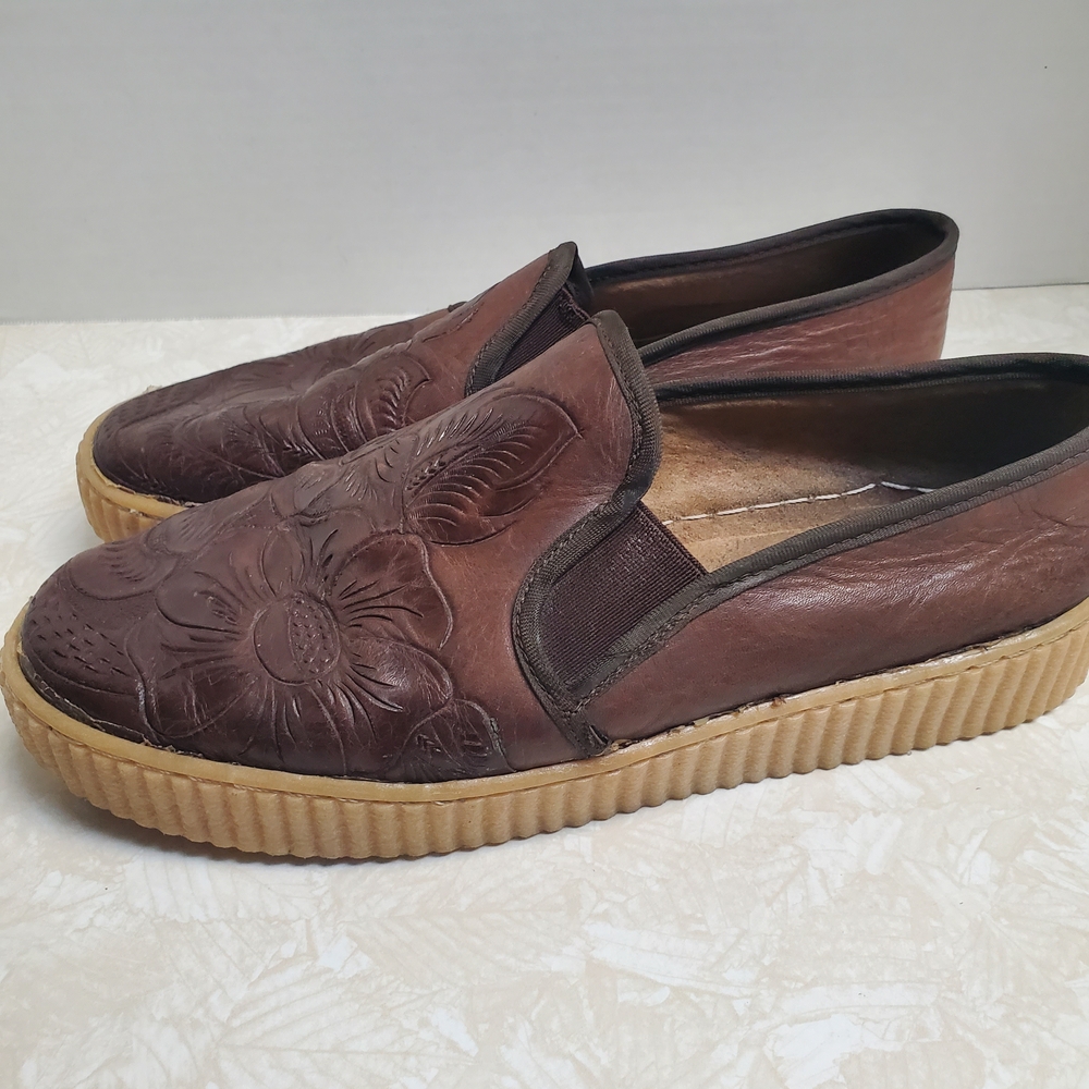 LE PETITE Brown Leather Slip-On Loafers with Elastic Panels